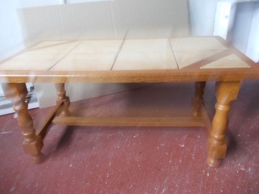 table basse dimensions: L:0,90 m, l: 0,50 m et H: 0,40 m Meubles