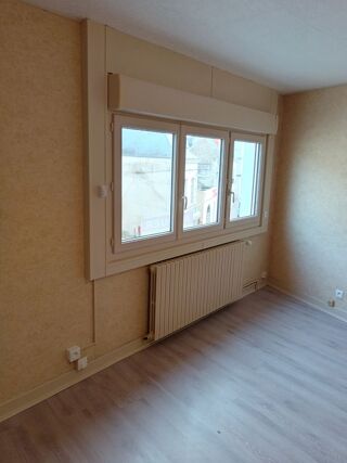  Appartement à louer 4 pièces 53 m² Châtellerault