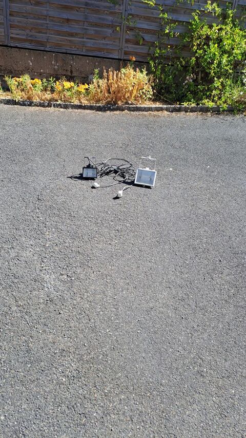  lot de deux  projecteurs 12 Le Blanc (36)