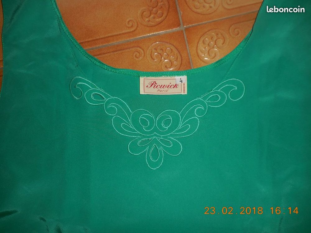 d&eacute;bardeur t 4 Vêtements