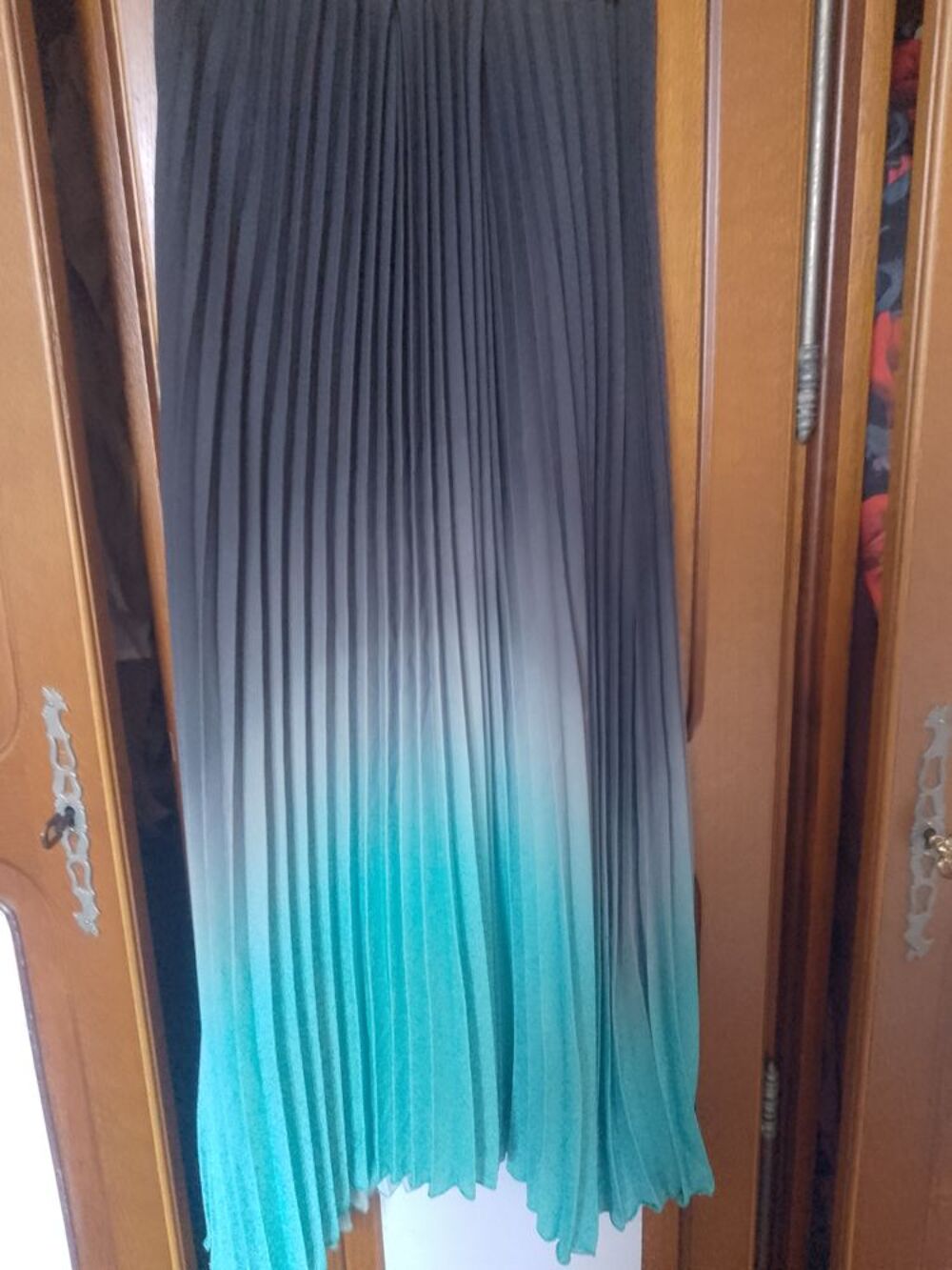 V&ecirc;tements femme 38/42, chaussures 38, 39, accessoires... Vêtements
