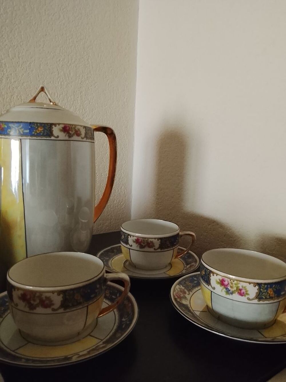 Service &agrave; caf&eacute; porcelaine fine Décoration