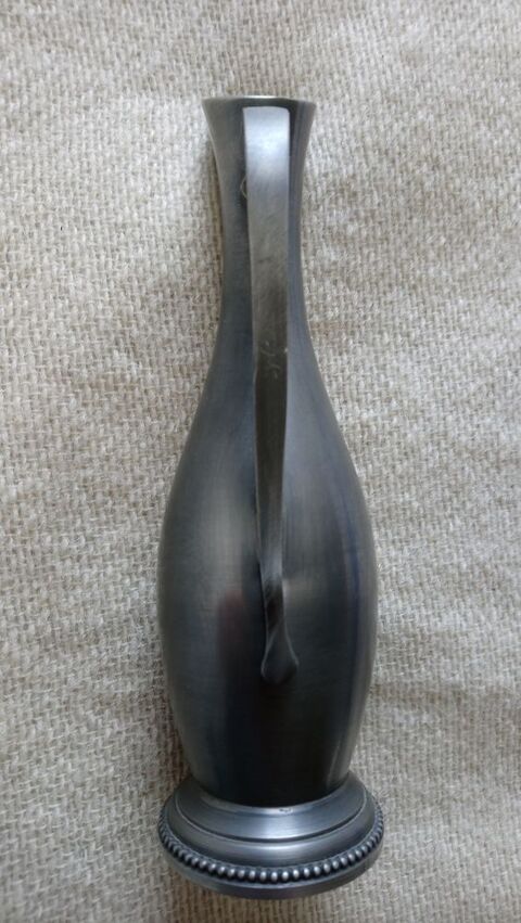 Vase en étain Pewter 19 La Courneuve (93)