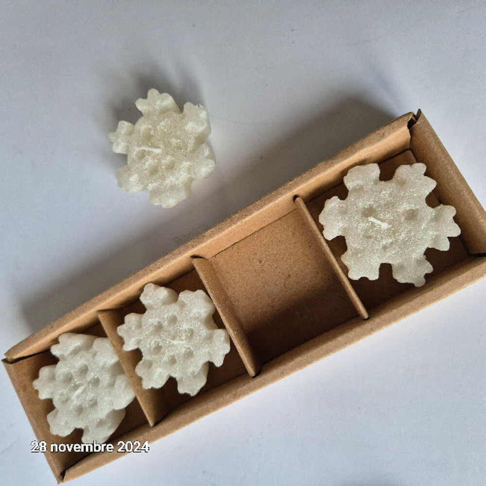 Ensemble de 4 bougies flocons de neige &agrave; paillettes pour d&eacute;c Décoration
