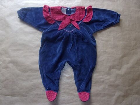 Pyjama en taille 6 mois 1 Montaigu-la-Brisette (50)