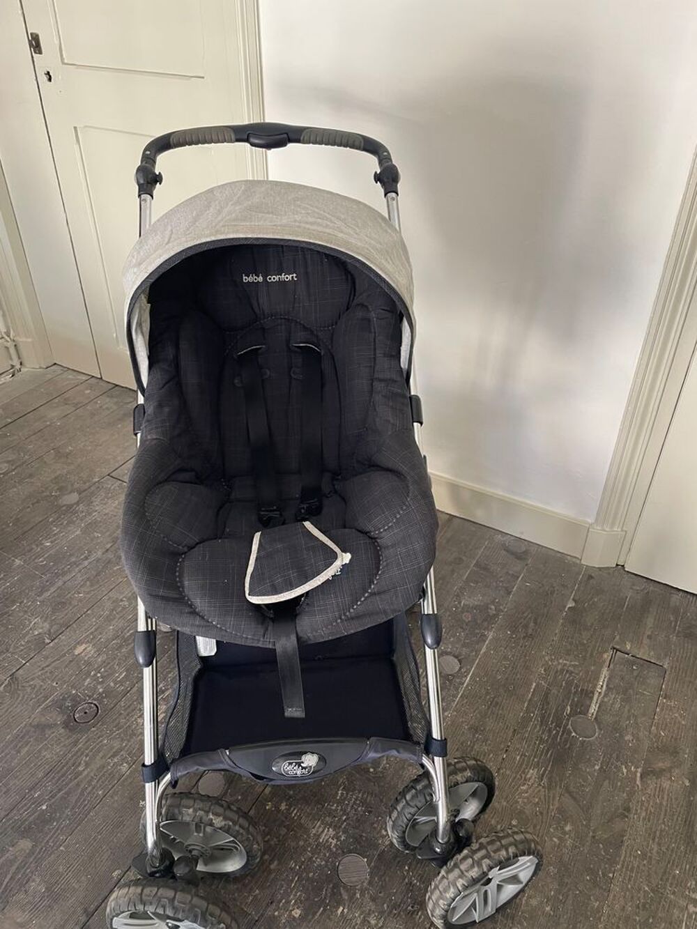Poussette maxi cosy trio 3 en 1 de la marque B&eacute;b&eacute; Confort Puériculture