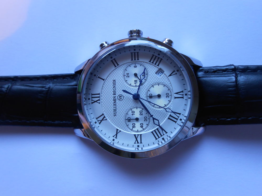 3 montres marque lip,et vuillemin R Bijoux et montres