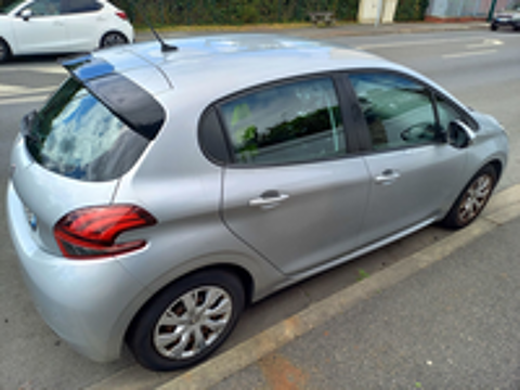 208 1.6 BlueHDi 100ch S&S BVM5 Active Business 2017 occasion 91000 &Eacute;vry