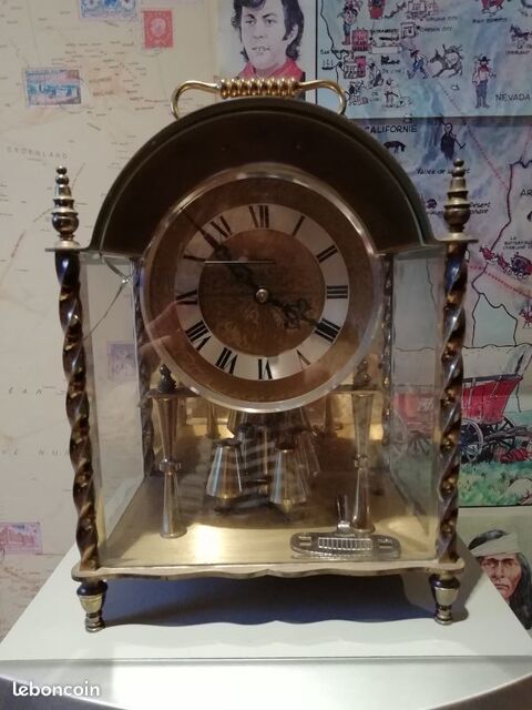 Pendule 400 jours en bronze Diana ann�es 50 179 L�signy (77)