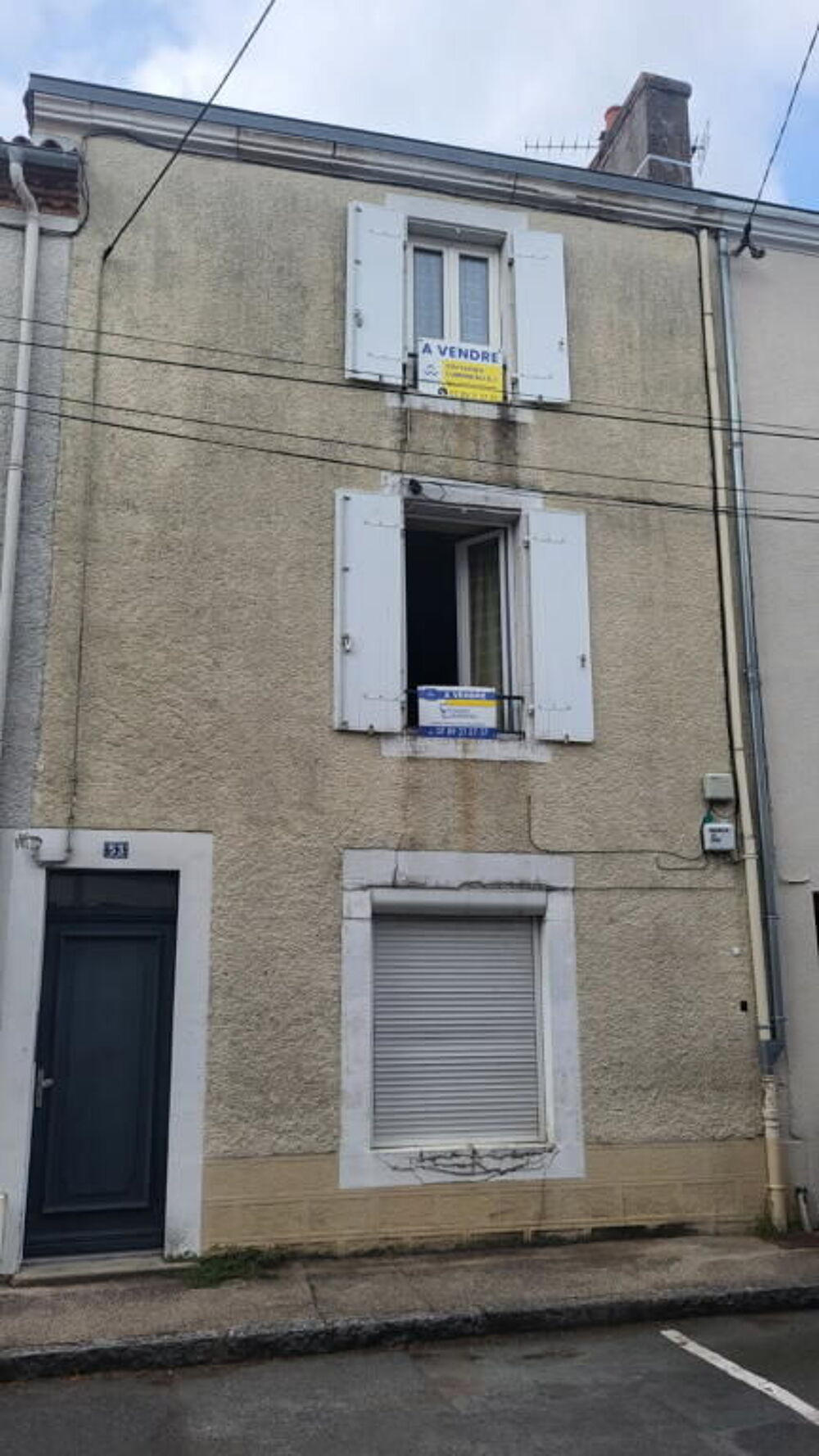 Appartement 8 pièces 93 m² · à Parthenay · 93 m² · 100 000 €