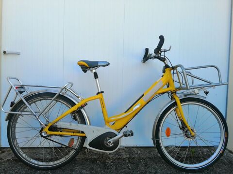 Tr�s beau v�lo La Poste 199 Challans (85)