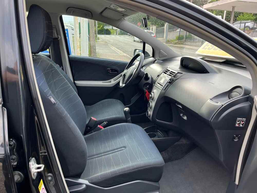 Yaris 1.3 - 87 VVT-i Luna 2007 occasion 42700 Firminy