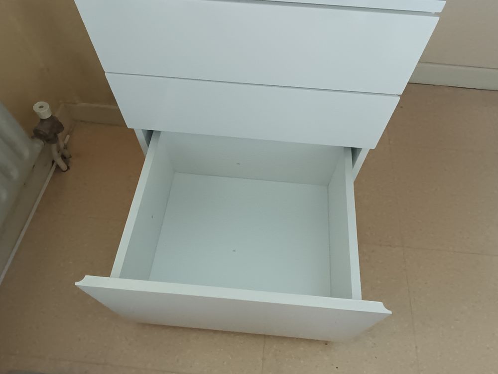 Tr&egrave;s beau bureau moderne Meubles