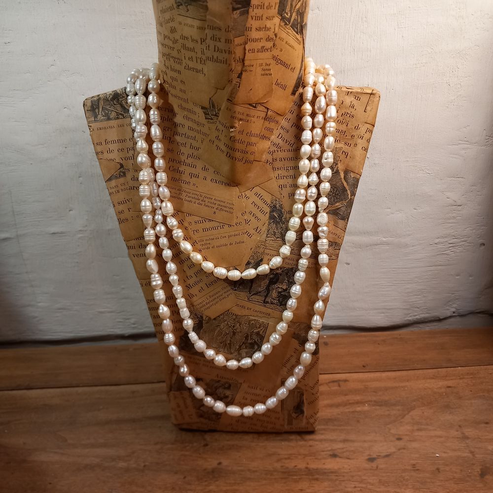 lot colliers biwa Bijoux et montres