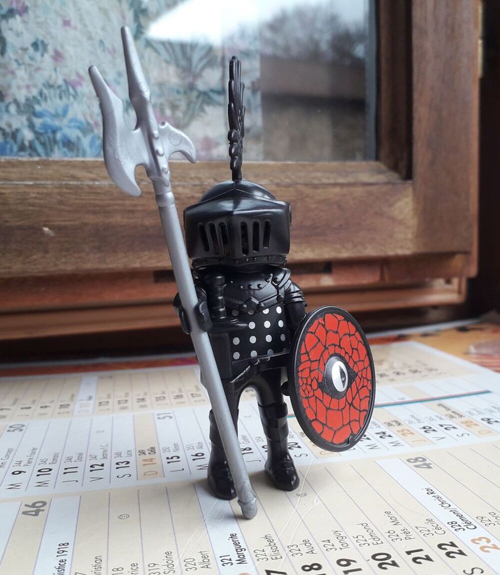 PLAYMOBIL le chevalier noir ( Altaya ) Jeux / jouets