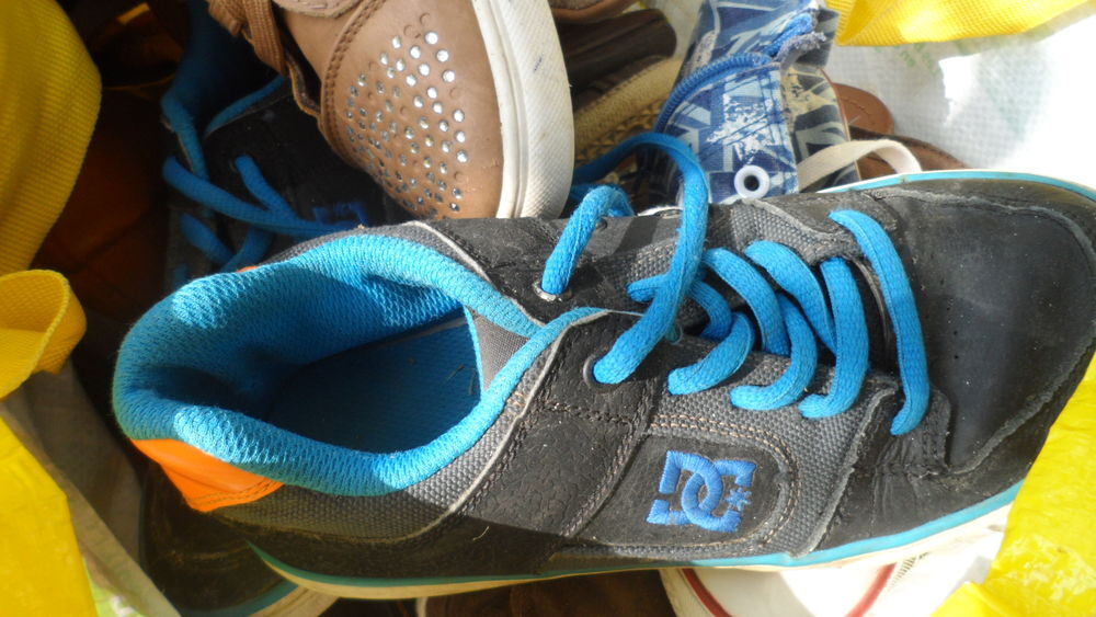 Lot de chaussures Homme Femme Enfant diff&eacute;rente pointure Chaussures