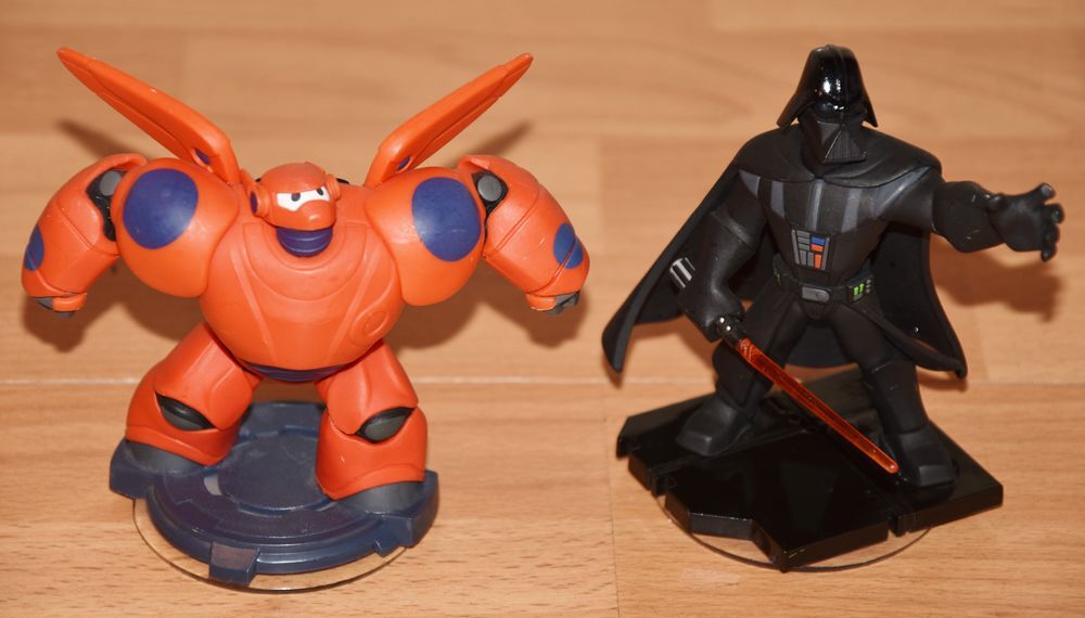 Lot de 2 figurines Disney Infinity: Dark Vador et Baymax. Consoles et jeux vidéos