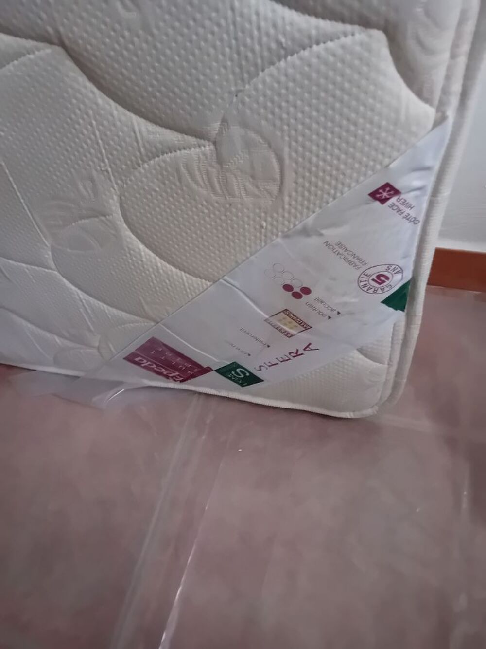 2 LITS DEUX PLACES EN PIN &agrave; 250€ Meubles