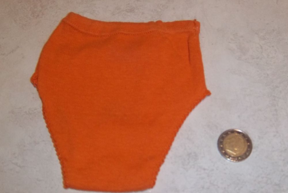 Ancienne Petite culotte orange pour poup&eacute;e 