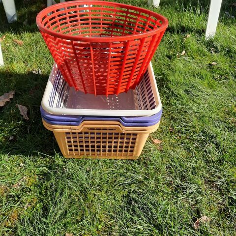 Lot de 6 bavettes plastiques 10 Caug (27)