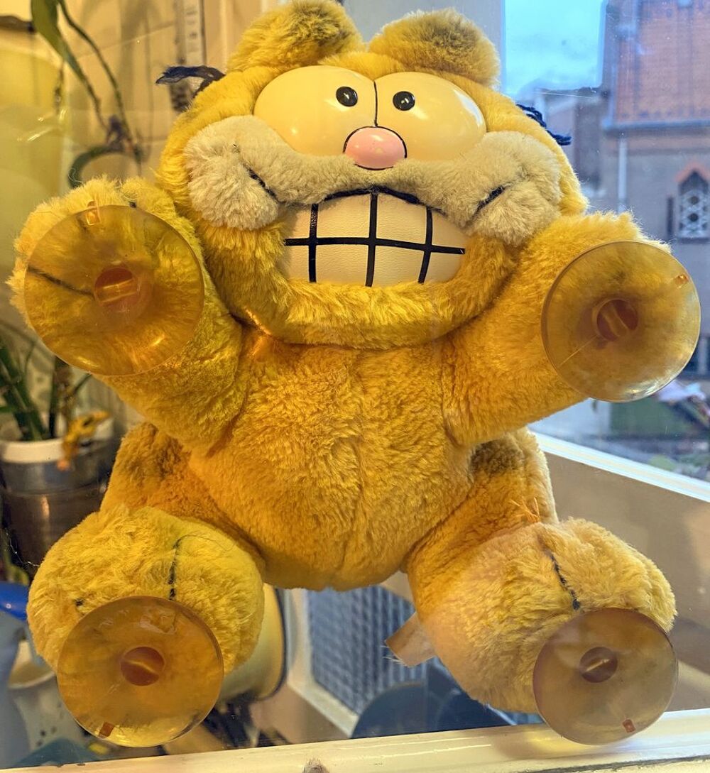 Peluche chat GARFIELD &agrave; ventouses , STUCK ON YOU 1981 Jeux / jouets