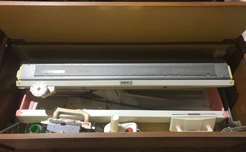 Machine  tricoter Erka 4 et divers 150 Vabres-l'Abbaye (12)