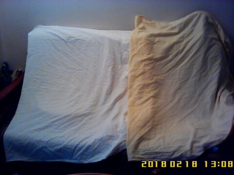2 draps-housses, 190 x 90 cm. Matire coton. 0 Noailhac (81)