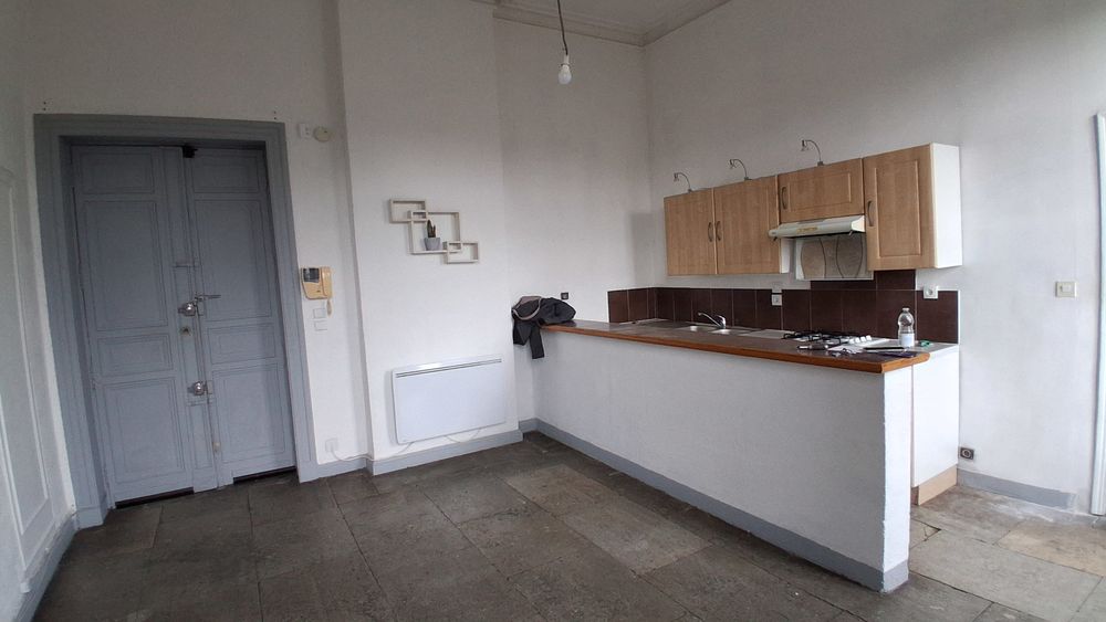 Location Appartement Particulier  Appartement 2 pièces centre ville Nîmes Nimes