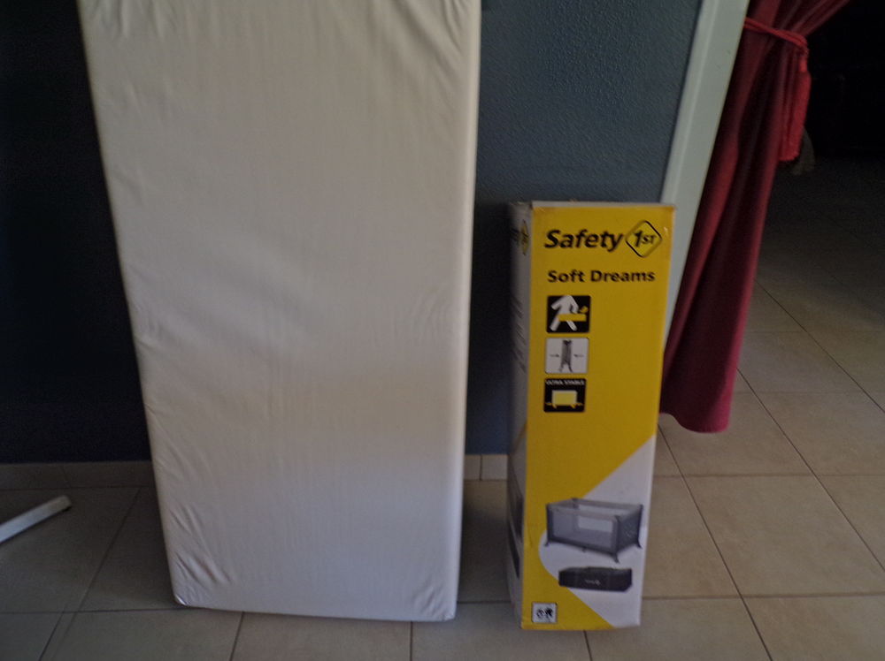 LIT Parapluie safety + matelas tr&eacute;s &eacute;pais d&eacute;houssable +drap Mobilier enfants