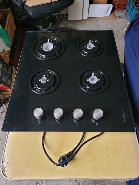 Cuisini�re � GAZ  int�gr�e  SIGNATURE 120 Charolles (71)