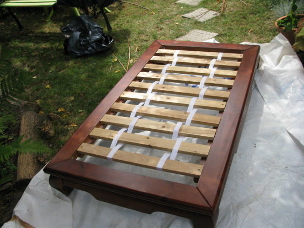 Armature de banquette basse en bois Meubles