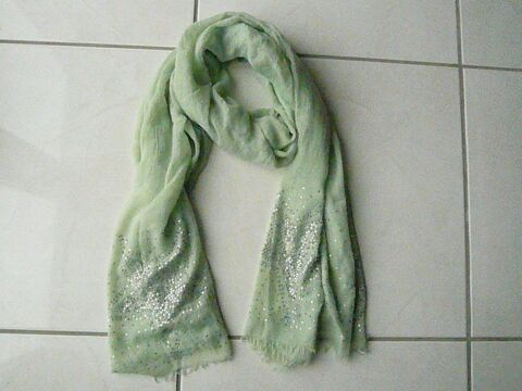 Foulard vert amande 7 Franqueville-Saint-Pierre (76)