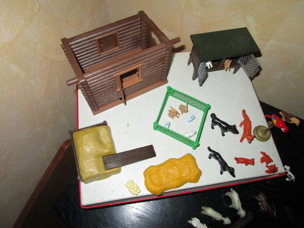 PLAYMOBIL FERME ANIMAUX+BATIMENTS Jeux / jouets