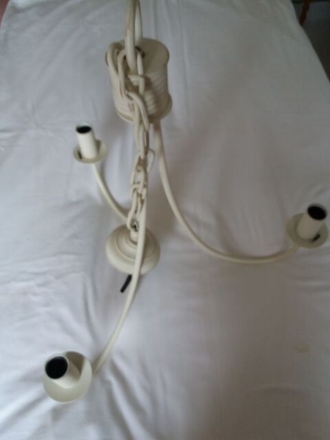 Lustre m�tal 3 branches 21 Angers (49)