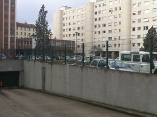  Parking / Garage  louer 14 m