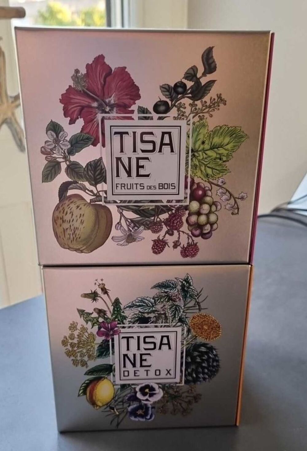 Lot de 2 bo&icirc;tes de th&eacute; vides . Décoration