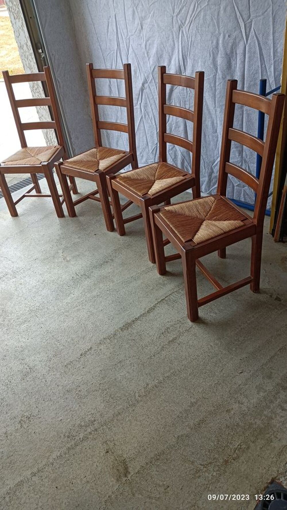 4 chaises salle &agrave; manger en ch&ecirc;ne massif Meubles