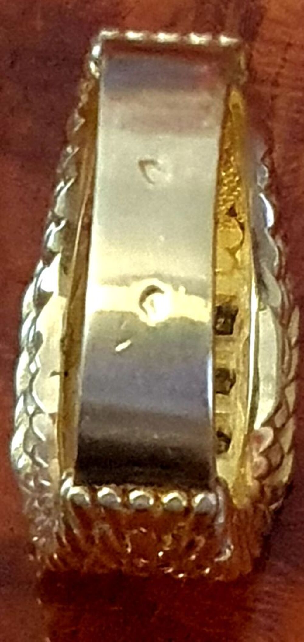 Chevali&egrave;re or 18 pav&eacute;e de 9 diamants de 0.12 carats Bijoux et montres