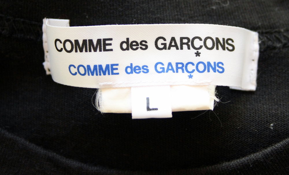 T-shirt noir COMME DES GARCONS x EVELYN REYES 
T.M ou 38/40 Vêtements