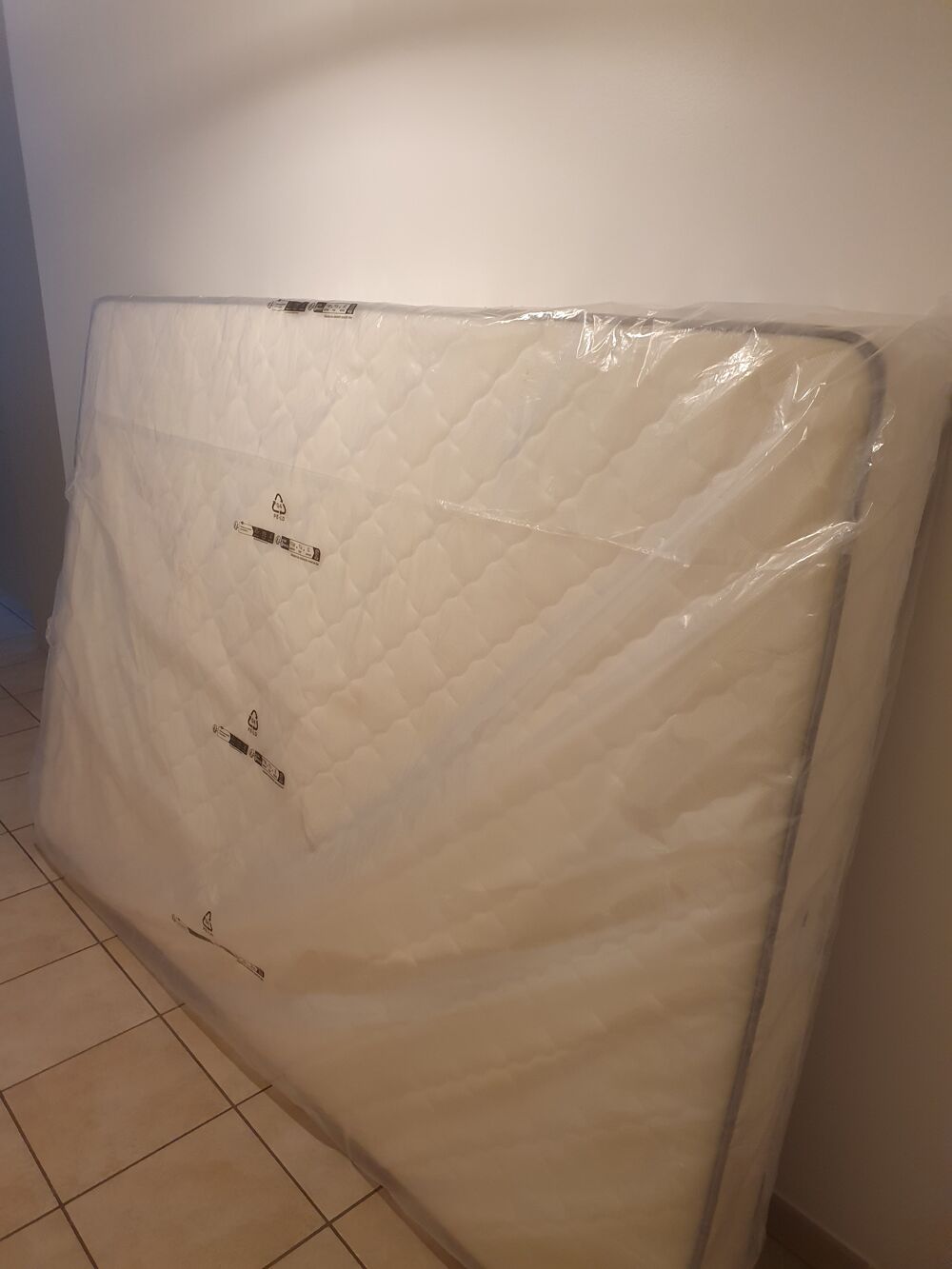 Matelas neuf 200x140 Meubles