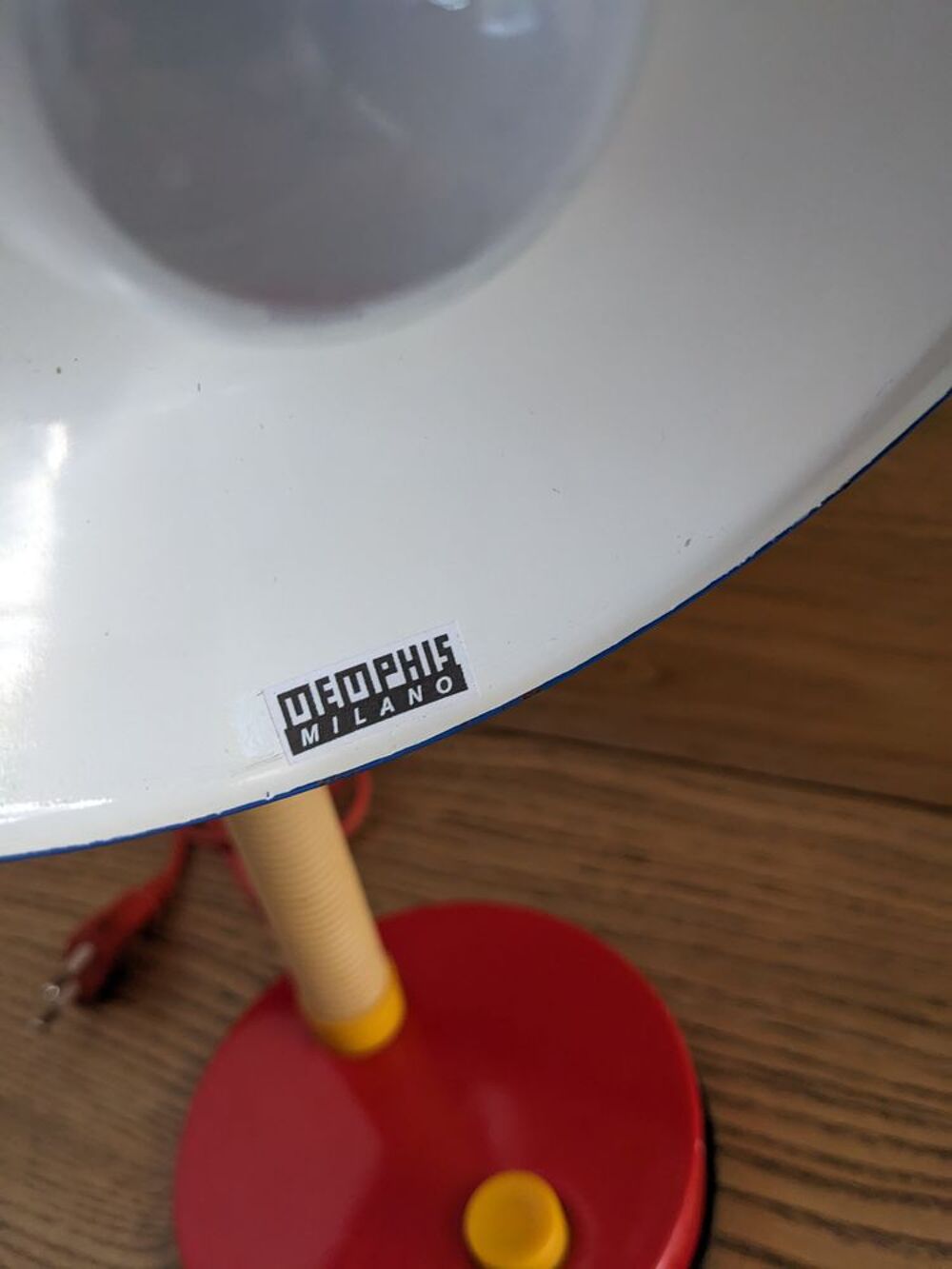 Lampe design MEMPHIS couleurs primaire en parfait &eacute;tat.
Memp Décoration