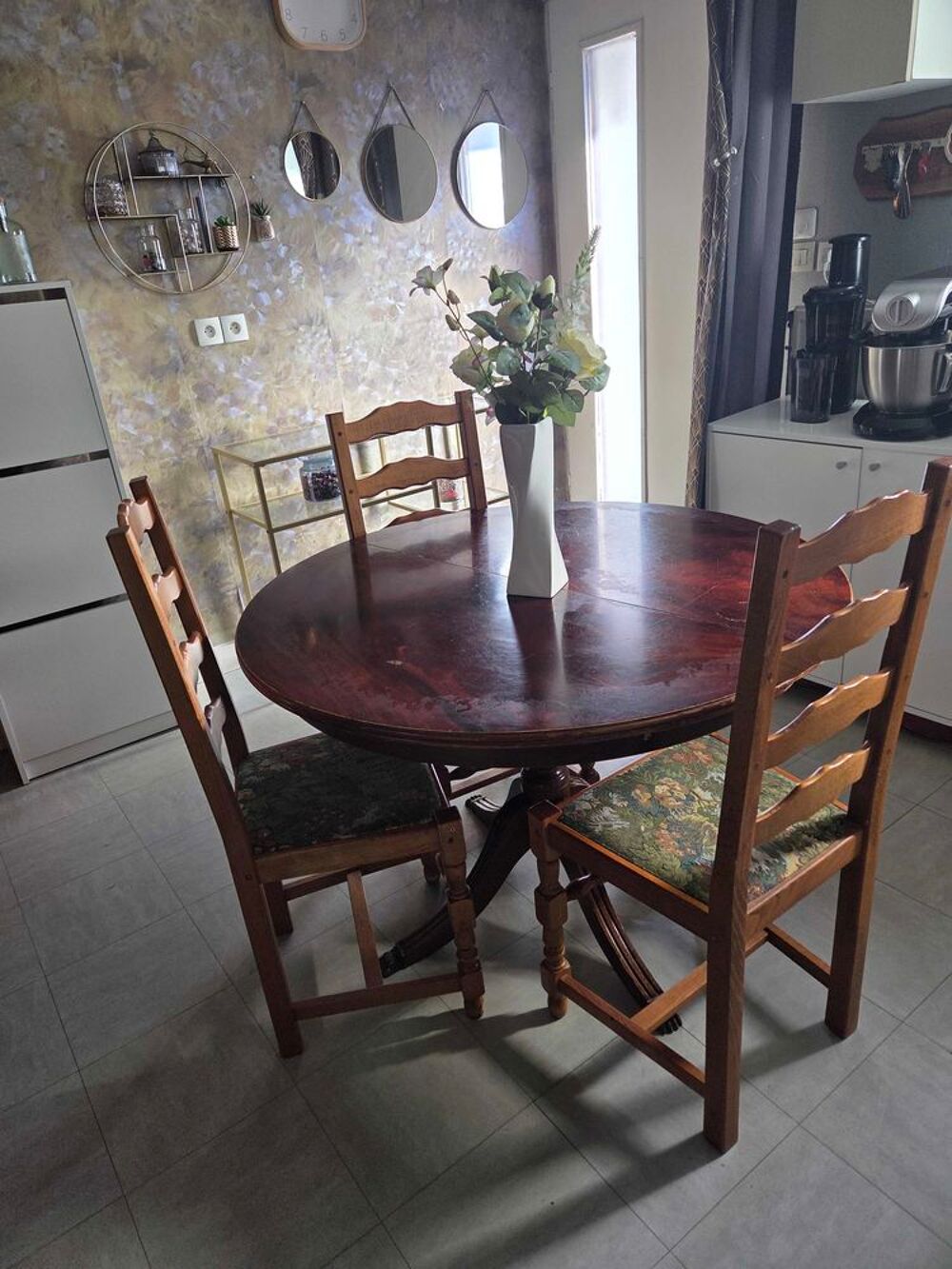 table &agrave; manger avec chaises Meubles