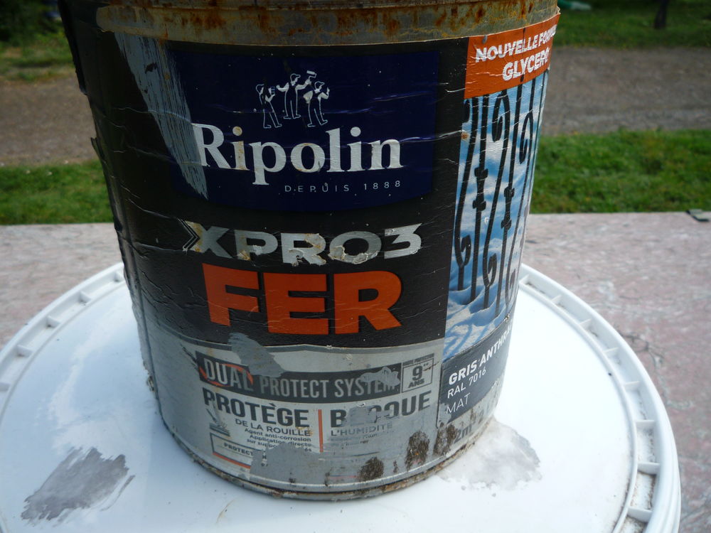 Peinture Ripolin gris anthracite/Dulux Valentine titanium Bricolage