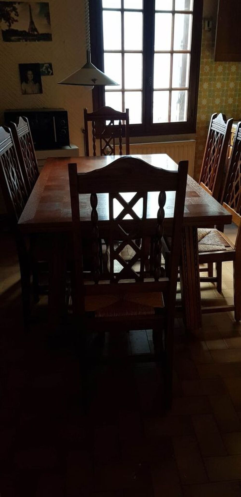 Table &agrave; manger + 6 chaises en bois massif Meubles