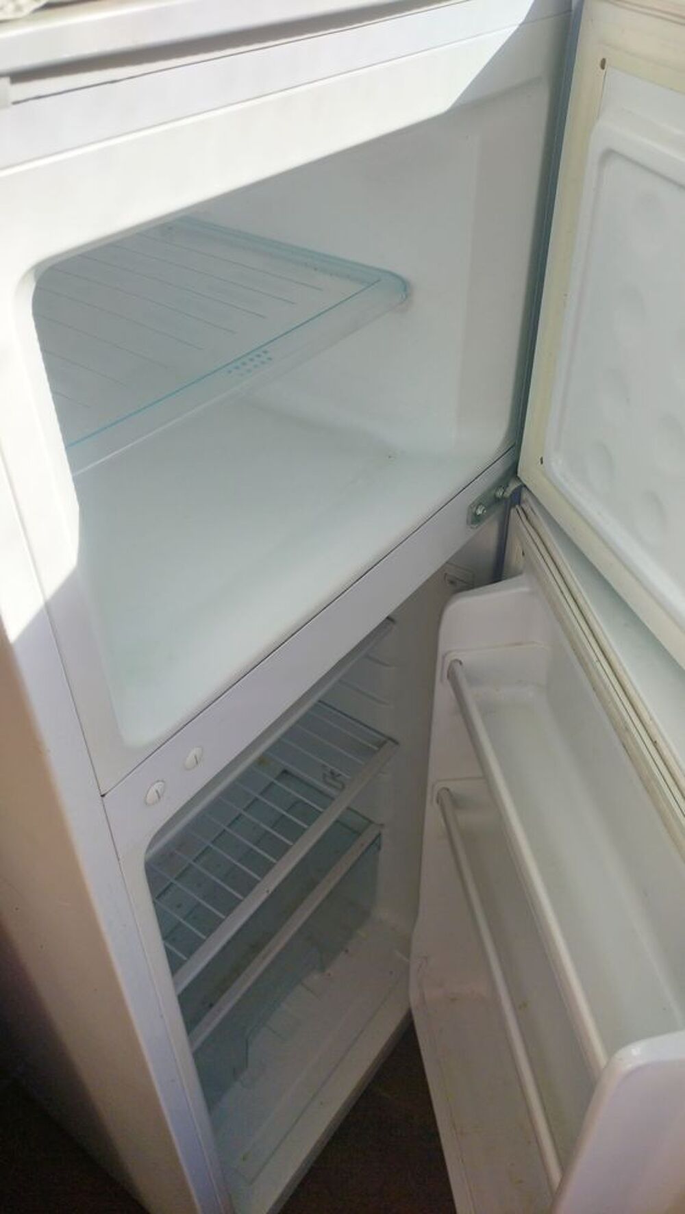Frigo broline tr&egrave;s propre &eacute;tat occasion fonctionne tr&egrave;s tr&egrave; Electroménager