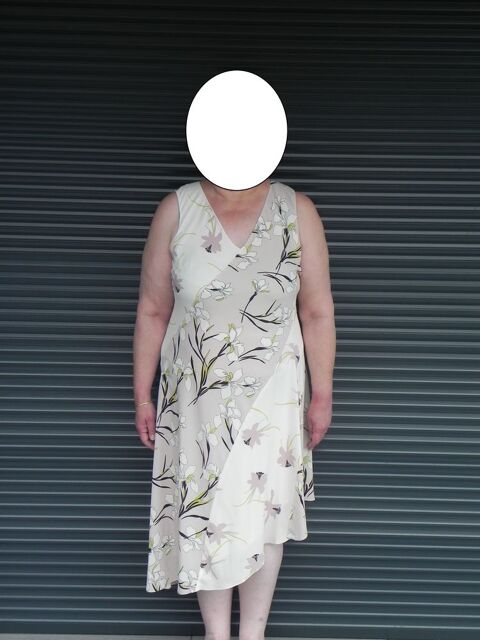 ROBE DE C�R�MONIE TAILLE F 44 45 Aix-les-Bains (73)