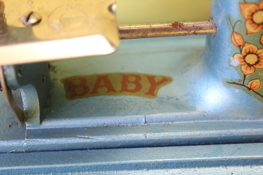 Machine &agrave; coudre enfant jouet ancien 1930 BABY Jeux / jouets