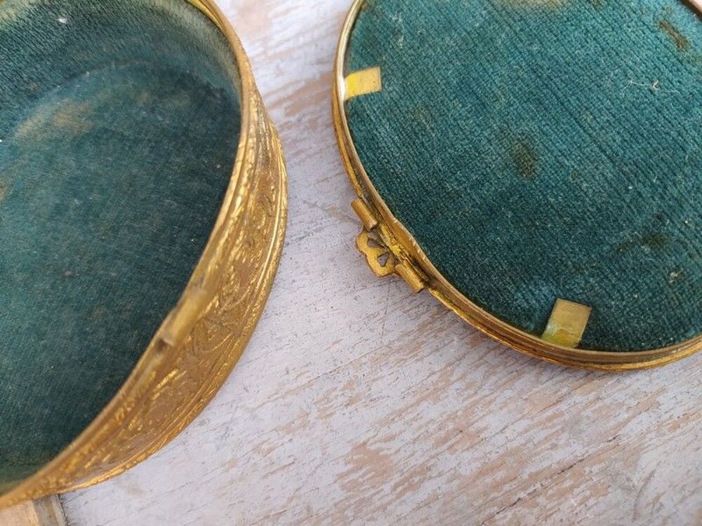 Ancienne Boite &agrave; Bijoux Bronze Laiton Gravure XIX&egrave;me 