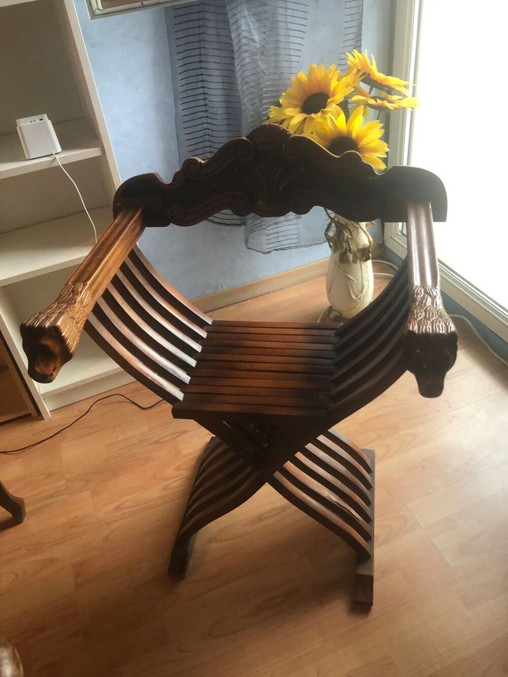fauteuil bois sculpt&eacute; pliable Meubles