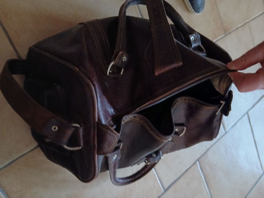 Un sac de voyage Maroquinerie